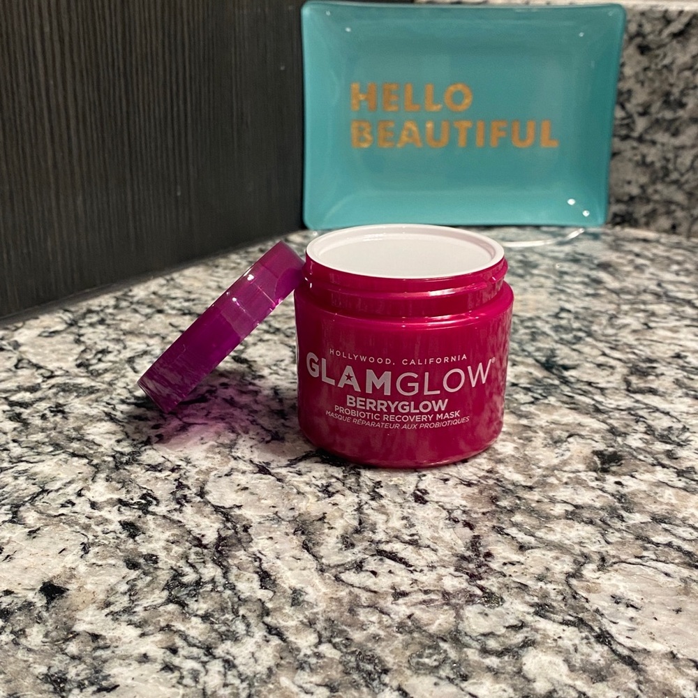 GlamGlow BerryGlow Probiotic Recovery Nutrient-Dense Mask 2.5 oz. Brand NEW